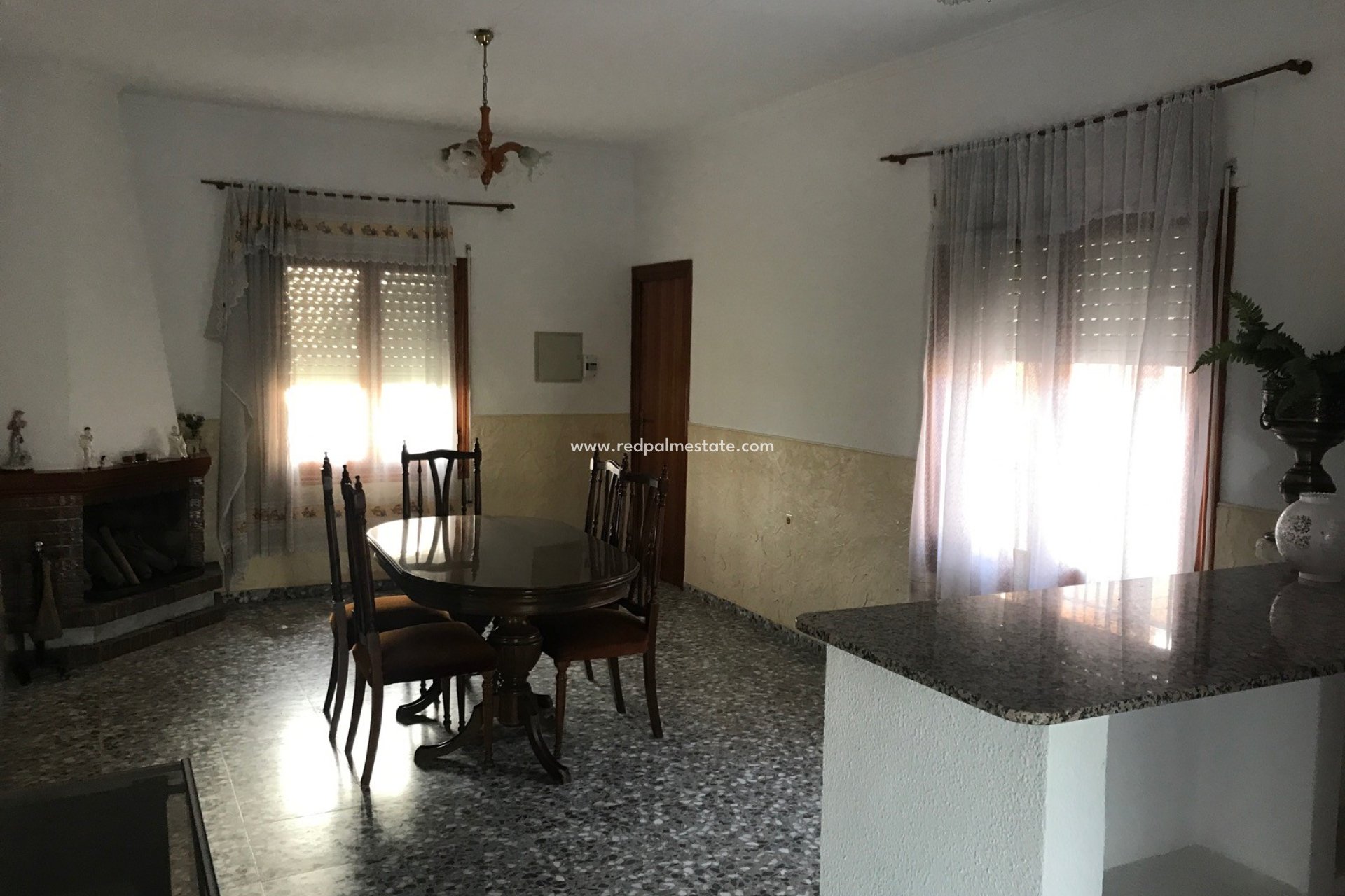 Reventa - Villa -
Redován - Inland