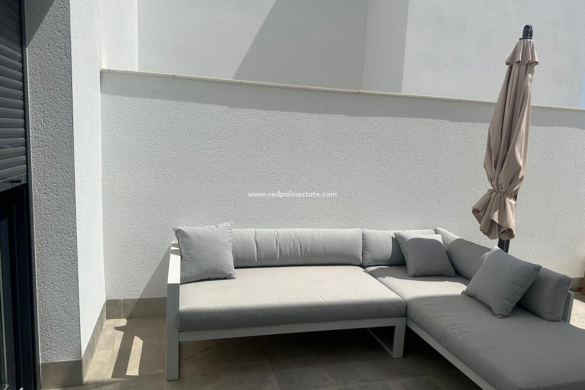 Reventa - Villa -
ROLDAN - Inland