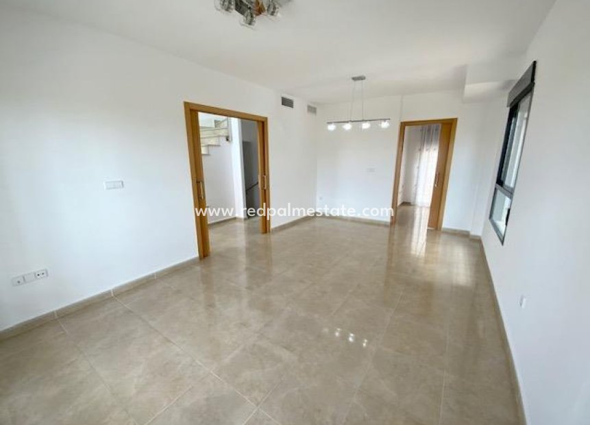 Reventa - Villa -
ROLDAN - Inland