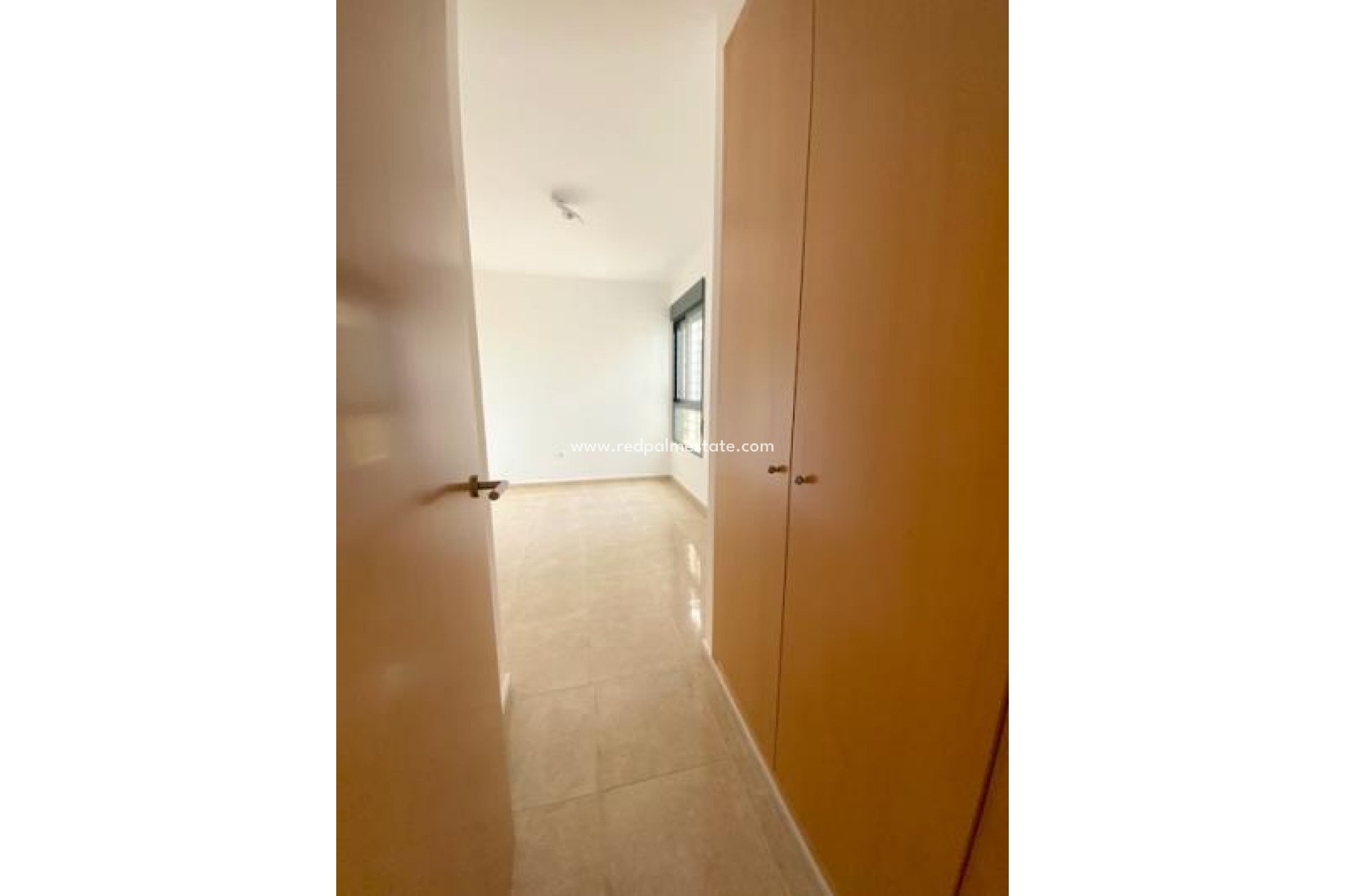 Reventa - Villa -
ROLDAN - Inland