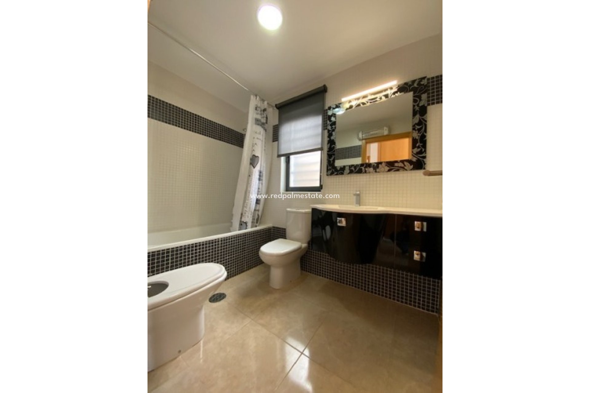 Reventa - Villa -
ROLDAN - Inland