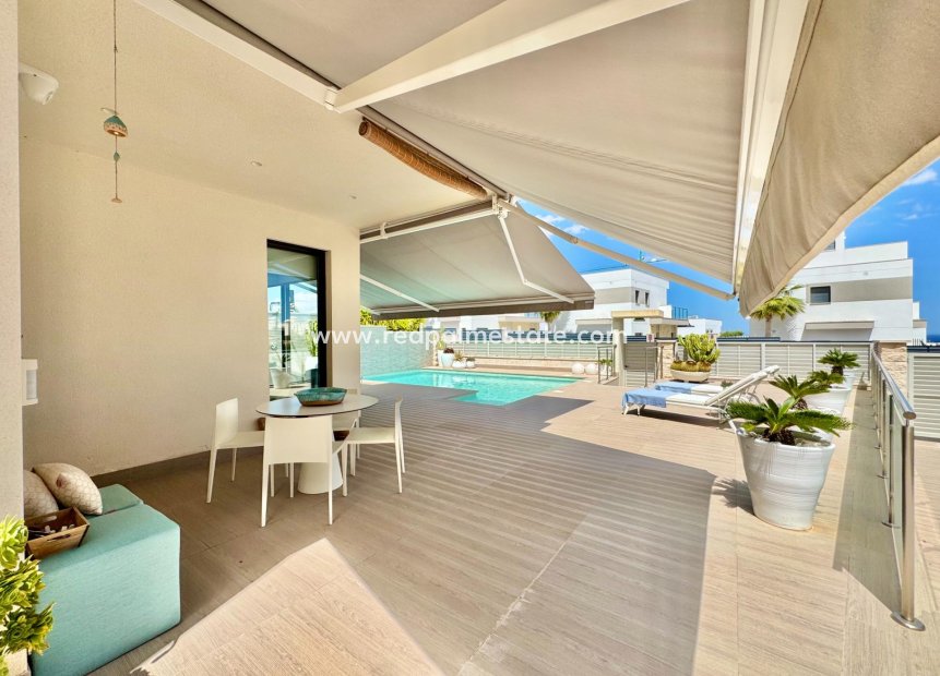 Reventa - Villa -
San Miguel de Salinas - Bellavista