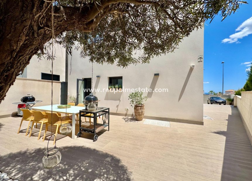 Reventa - Villa -
San Miguel de Salinas - Bellavista
