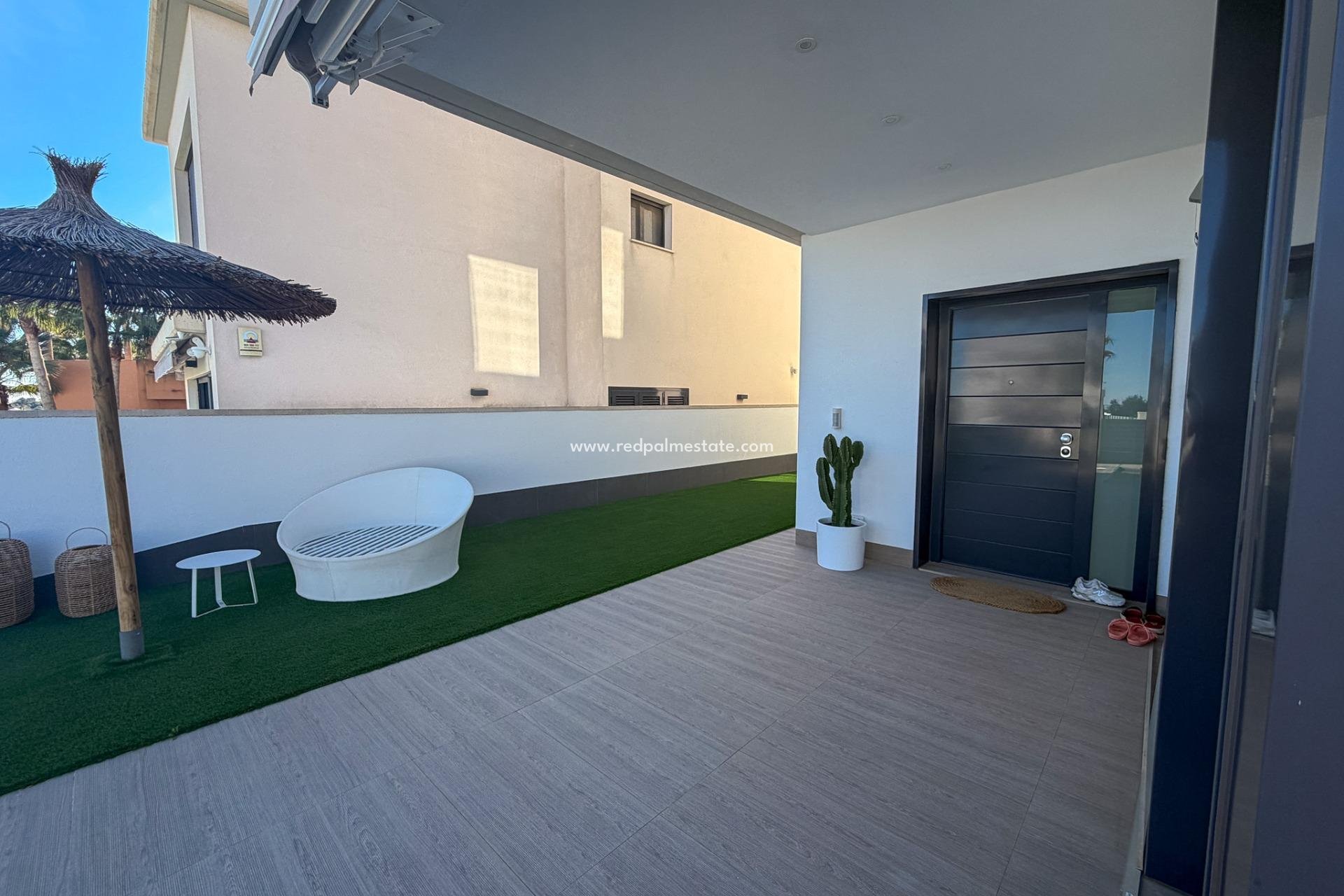 Reventa - Villa -
San Miguel de Salinas - Bellavista