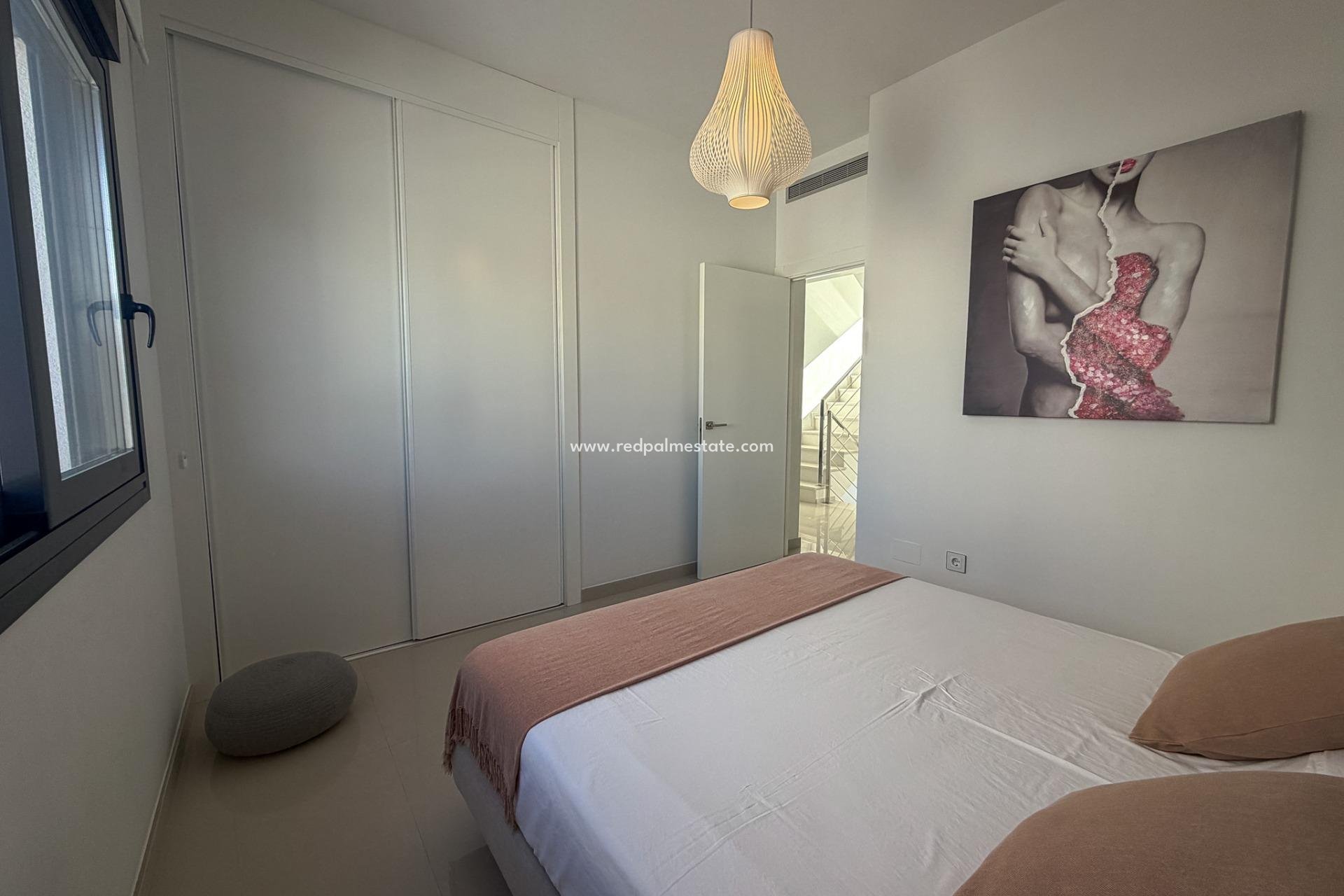 Reventa - Villa -
San Miguel de Salinas - Bellavista