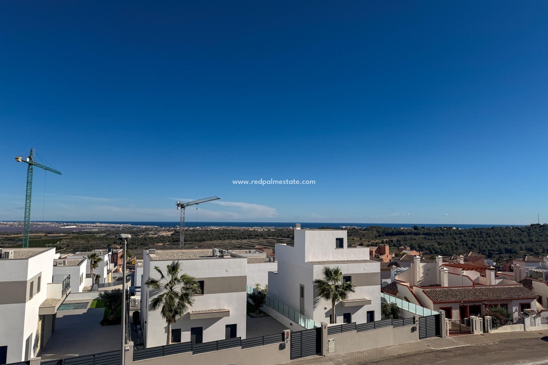 Reventa - Villa -
San Miguel de Salinas - Bellavista