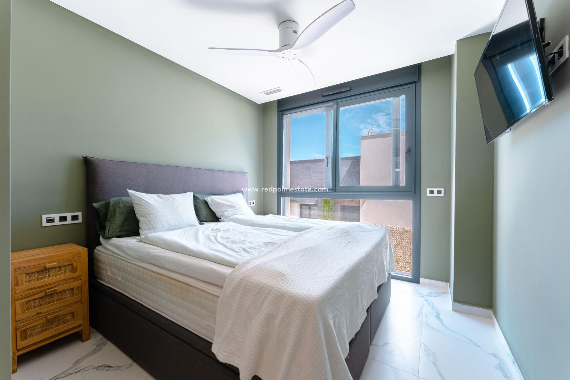 Reventa - Villa -
San Miguel de Salinas - Bellavista