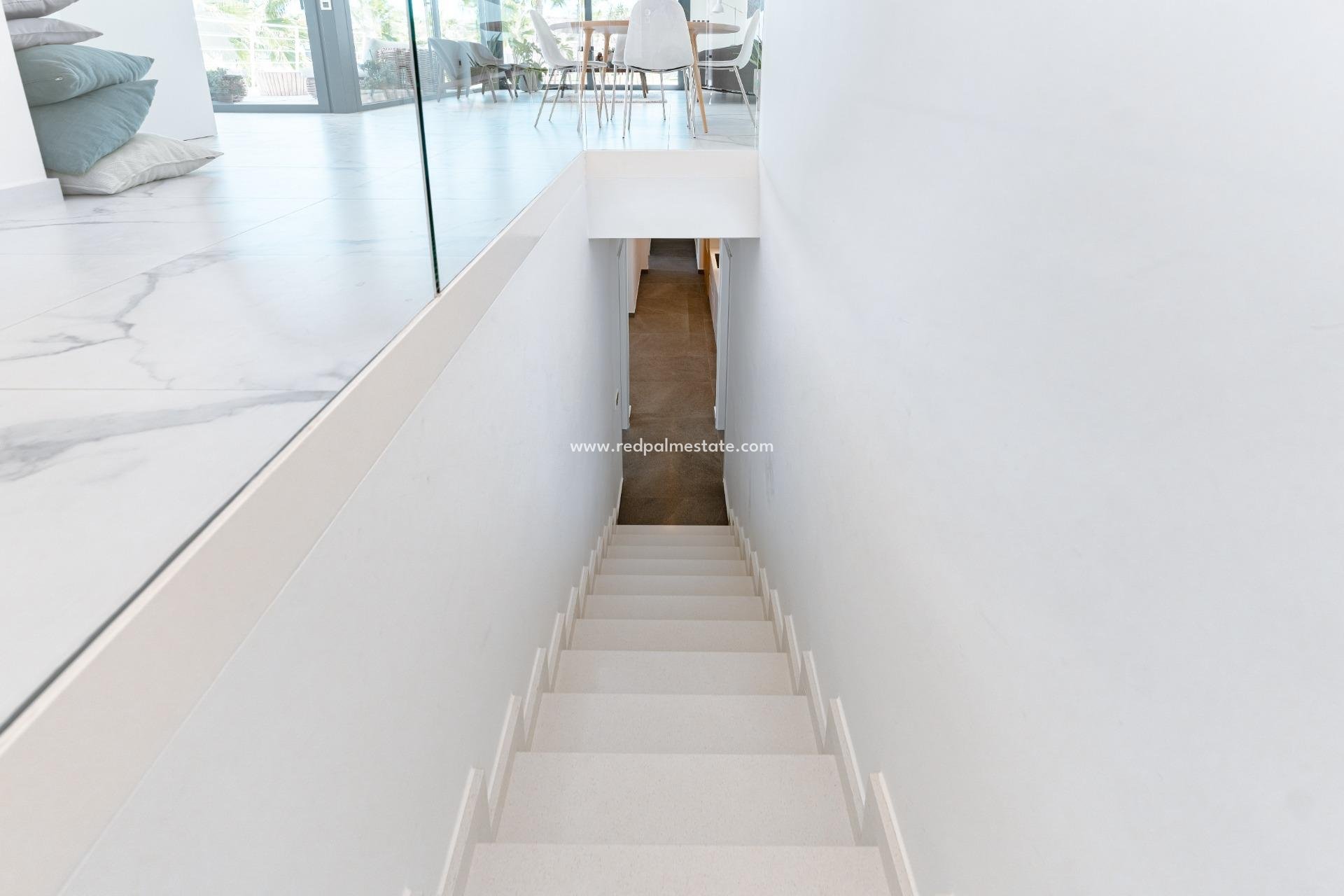 Reventa - Villa -
San Miguel de Salinas - Bellavista