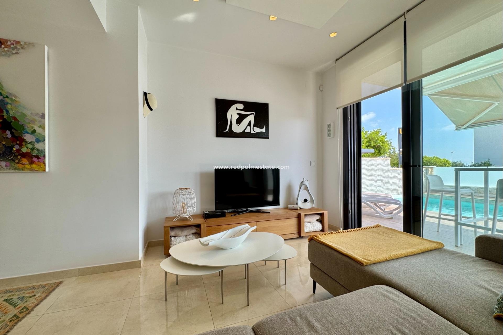 Reventa - Villa -
San Miguel de Salinas - Bellavista