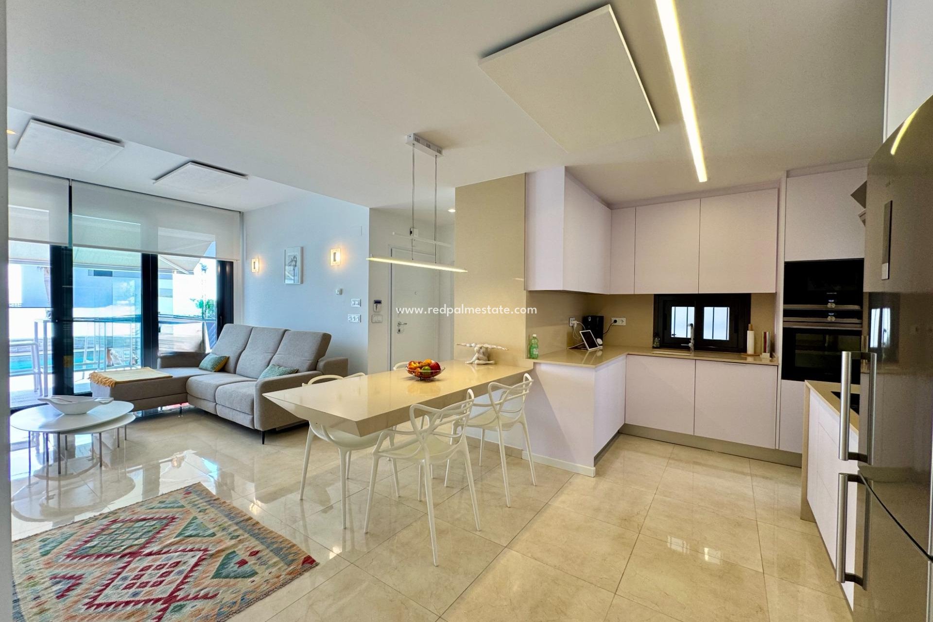 Reventa - Villa -
San Miguel de Salinas - Bellavista