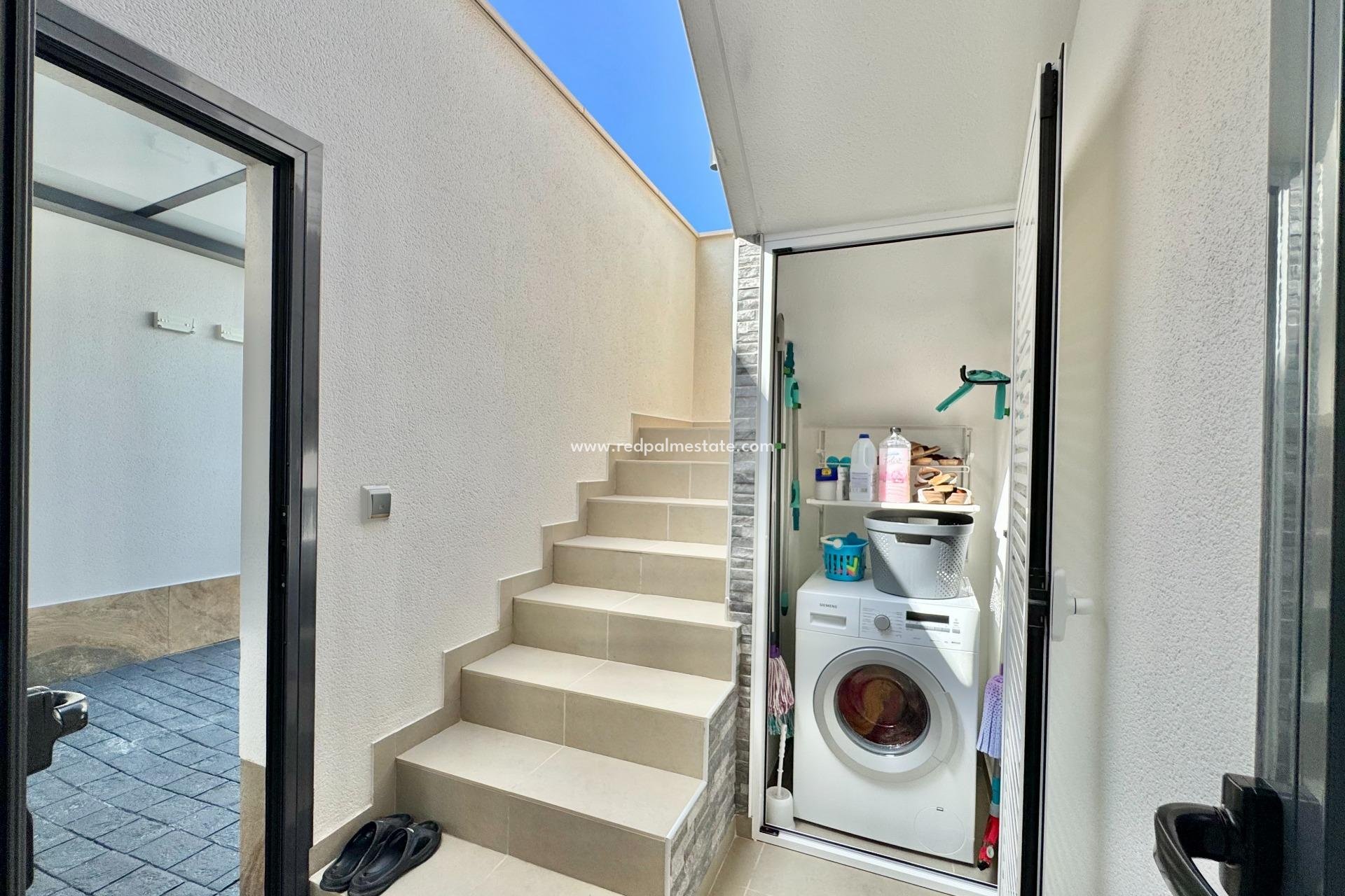 Reventa - Villa -
San Miguel de Salinas - Bellavista