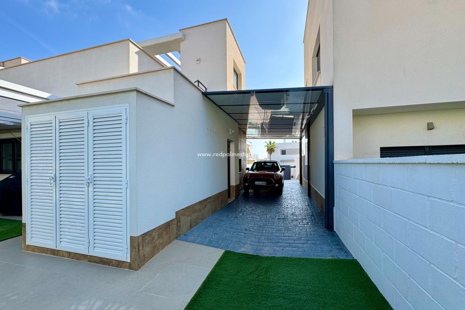 Reventa - Villa -
San Miguel de Salinas - Bellavista