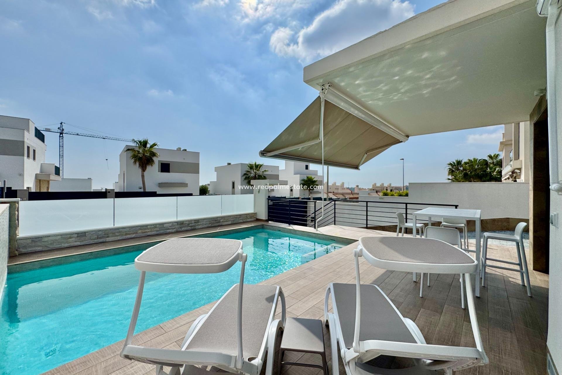 Reventa - Villa -
San Miguel de Salinas - Bellavista