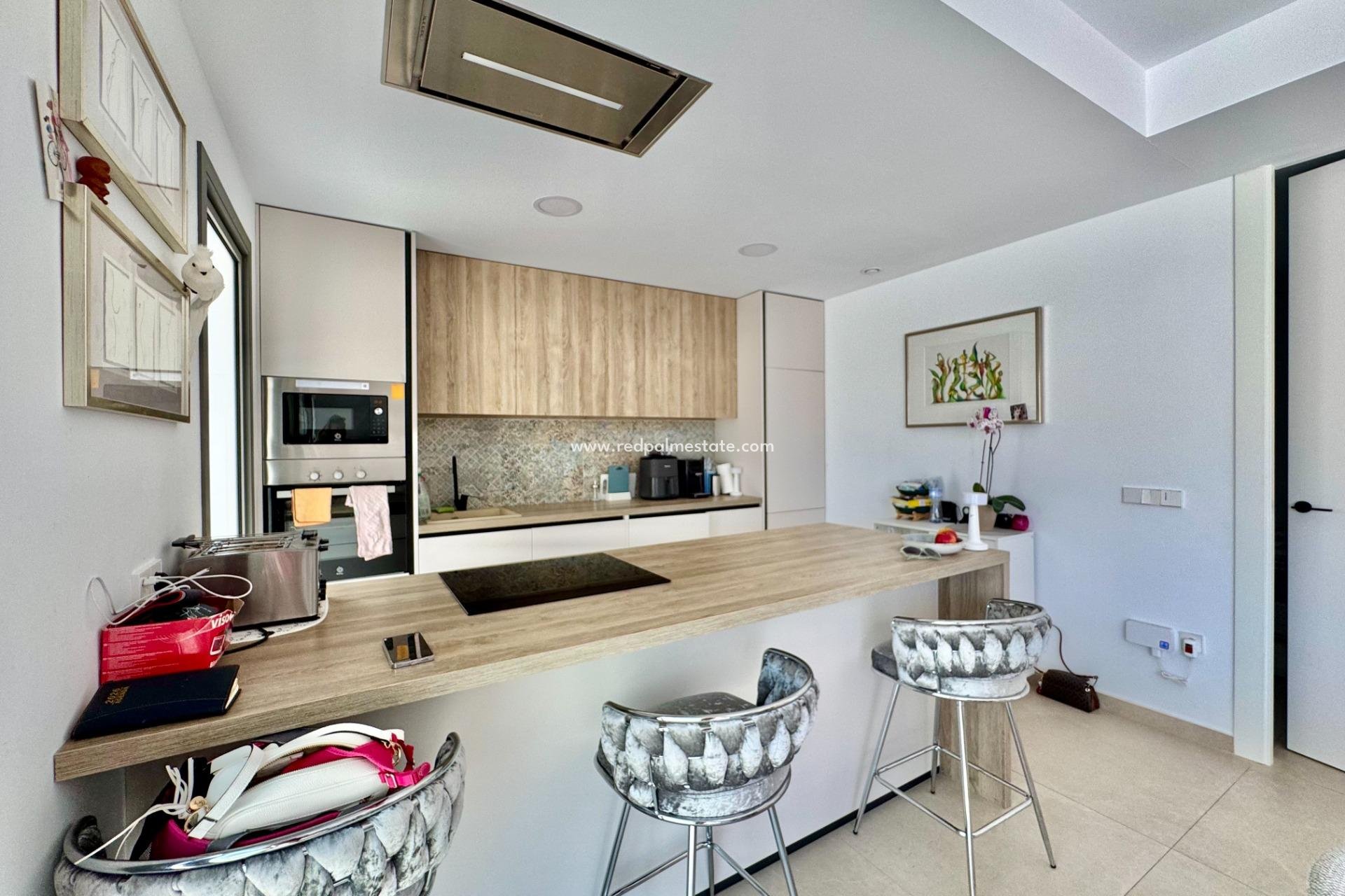 Reventa - Villa -
San Miguel de Salinas - Blue Lagoon - Galán