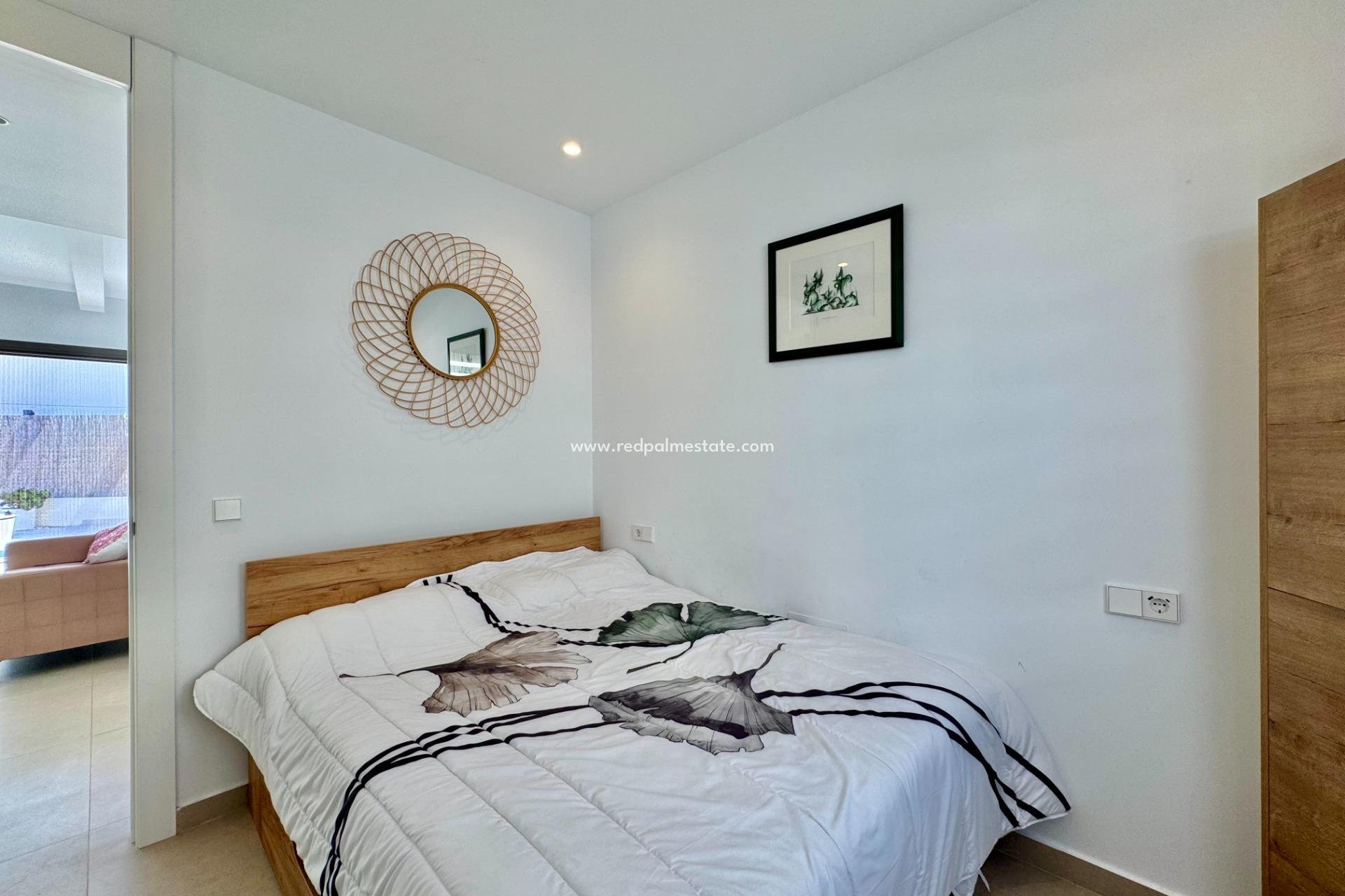 Reventa - Villa -
San Miguel de Salinas - Blue Lagoon - Galán