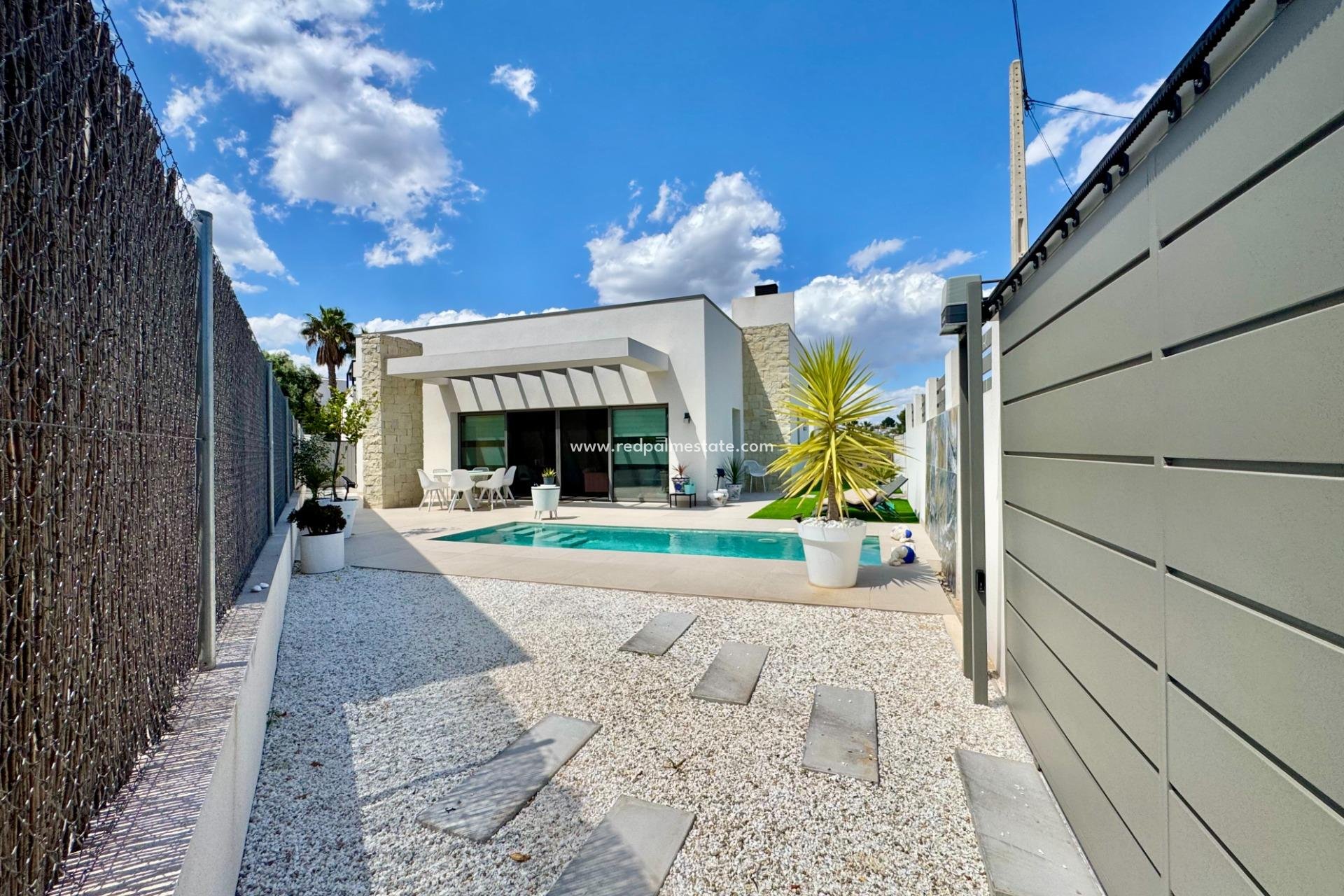 Reventa - Villa -
San Miguel de Salinas - Blue Lagoon - Galán