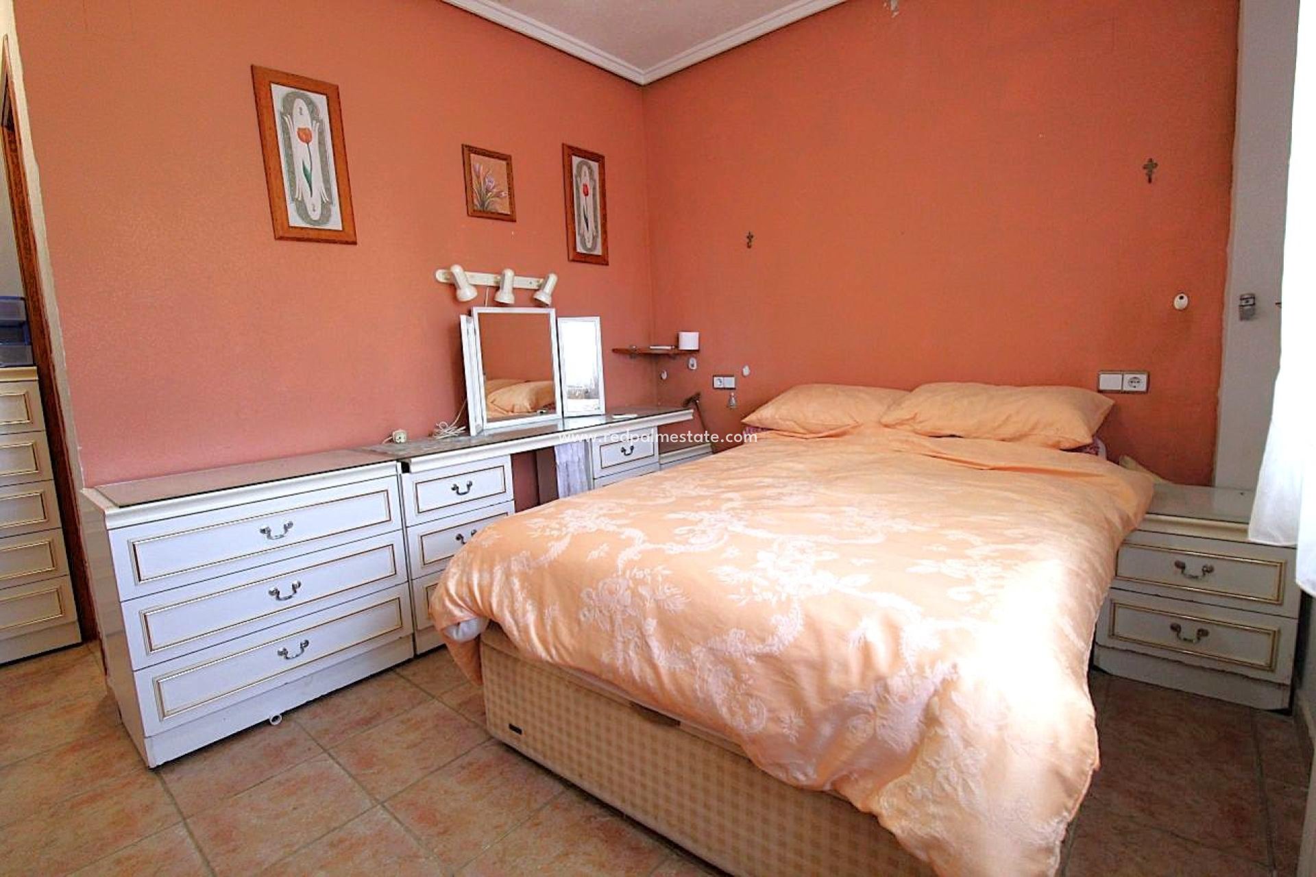 Reventa - Villa -
San Miguel de Salinas - Inland