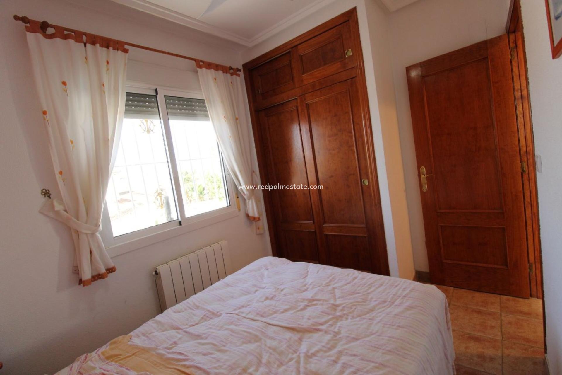 Reventa - Villa -
San Miguel de Salinas - Inland