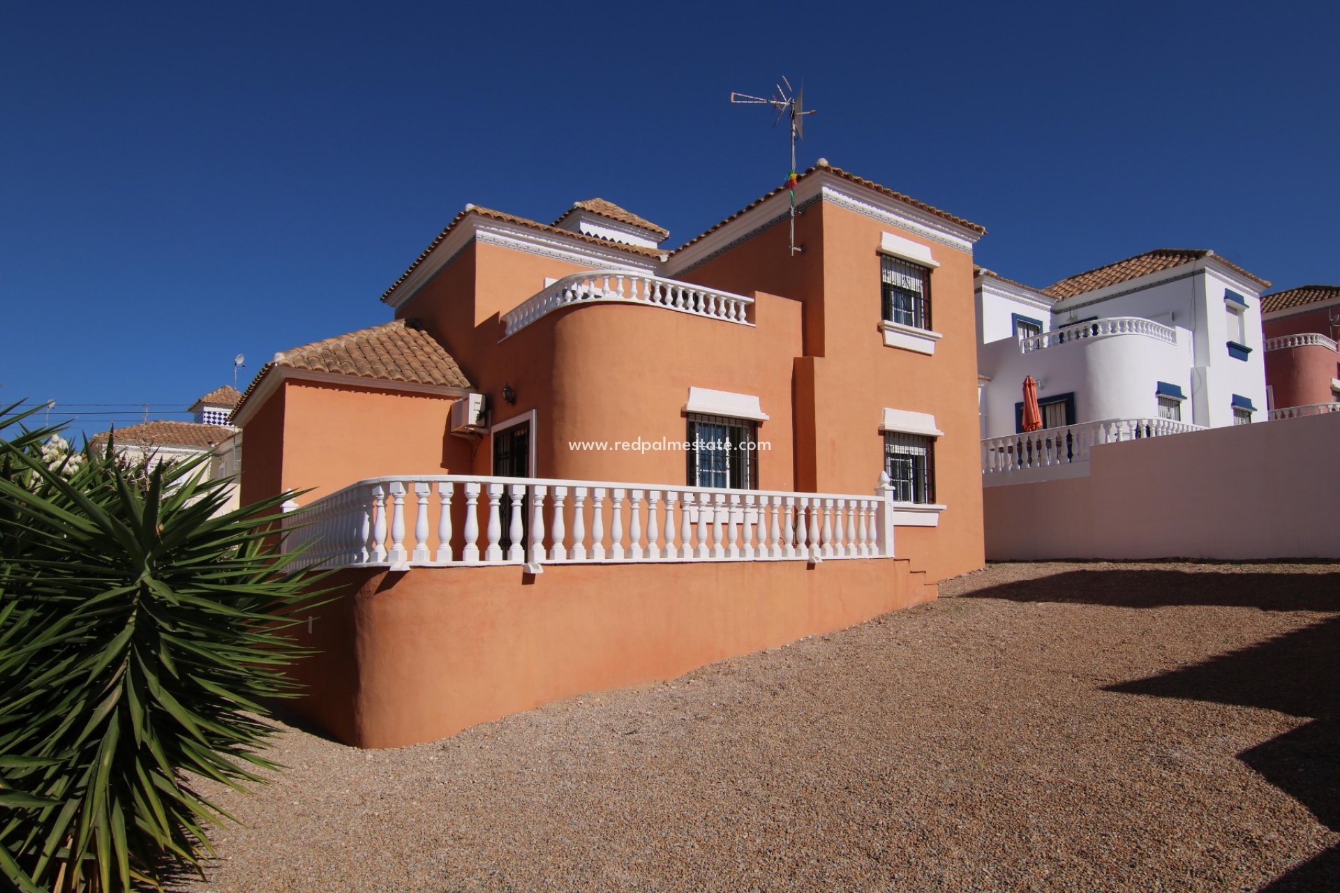 Reventa - Villa -
San Miguel de Salinas - Inland