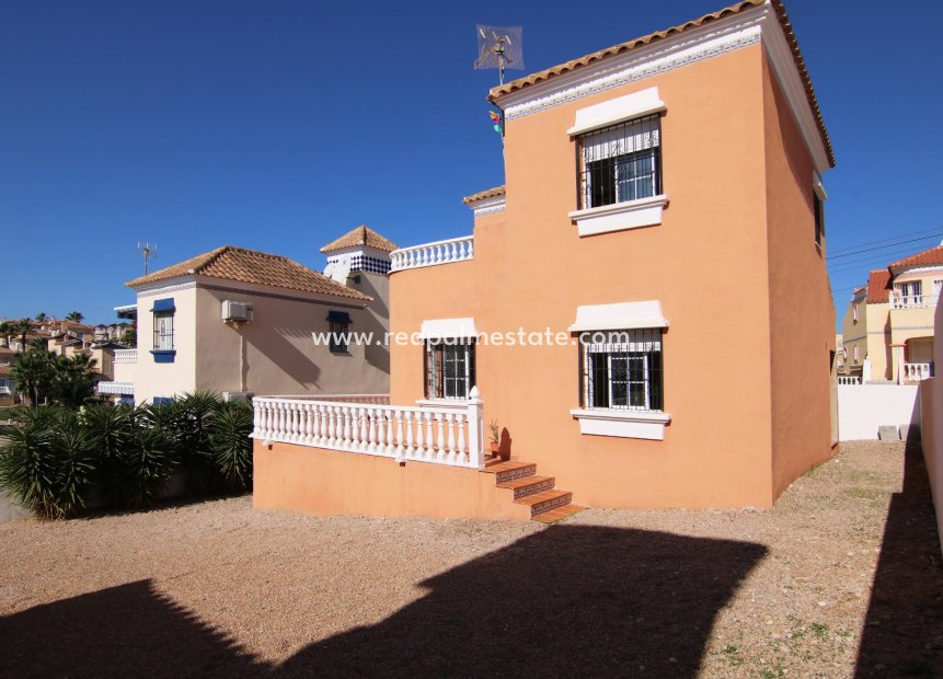 Reventa - Villa -
San Miguel de Salinas - Inland