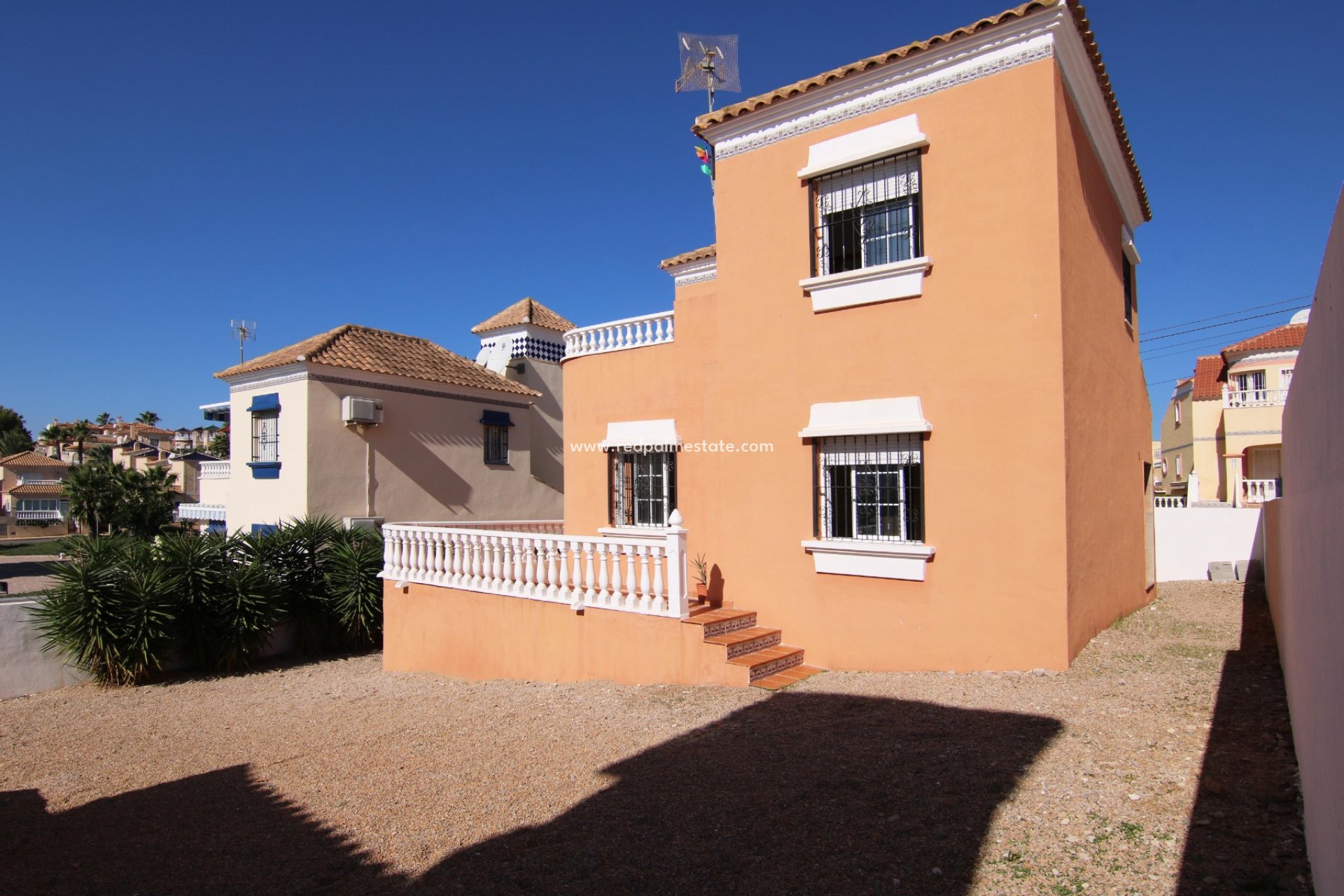 Reventa - Villa -
San Miguel de Salinas - Inland