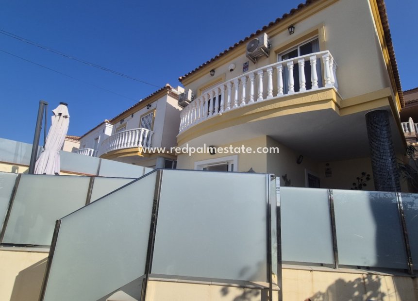 Reventa - Villa -
San Miguel de Salinas - Inland