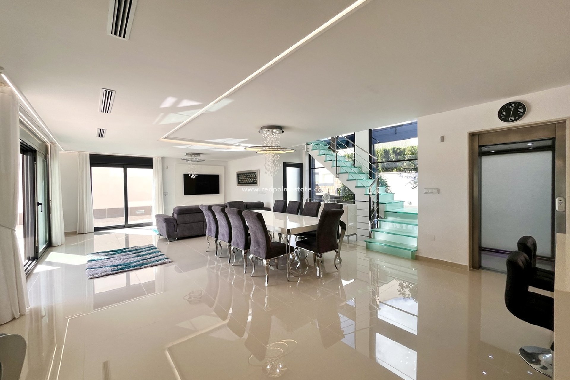 Reventa - Villa -
San Miguel de Salinas - Inland