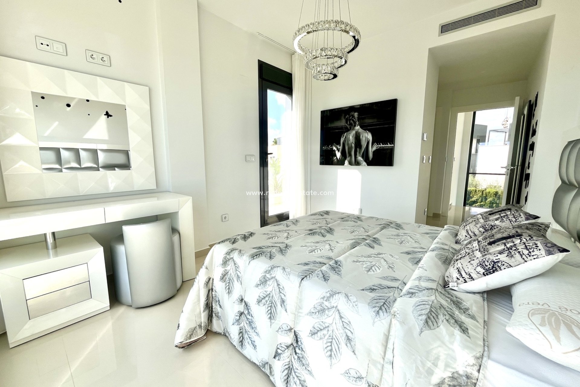 Reventa - Villa -
San Miguel de Salinas - Inland