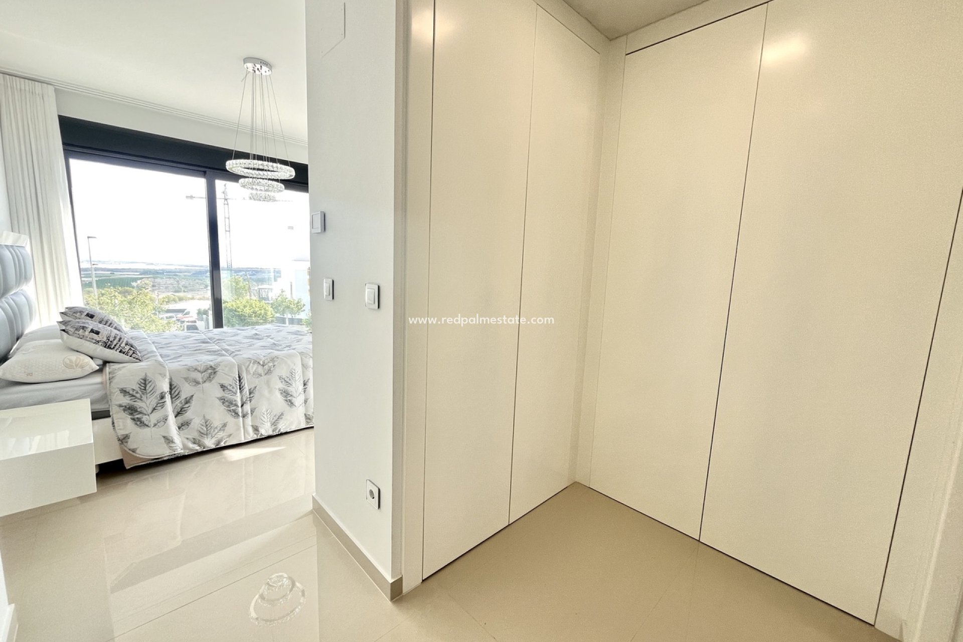 Reventa - Villa -
San Miguel de Salinas - Inland