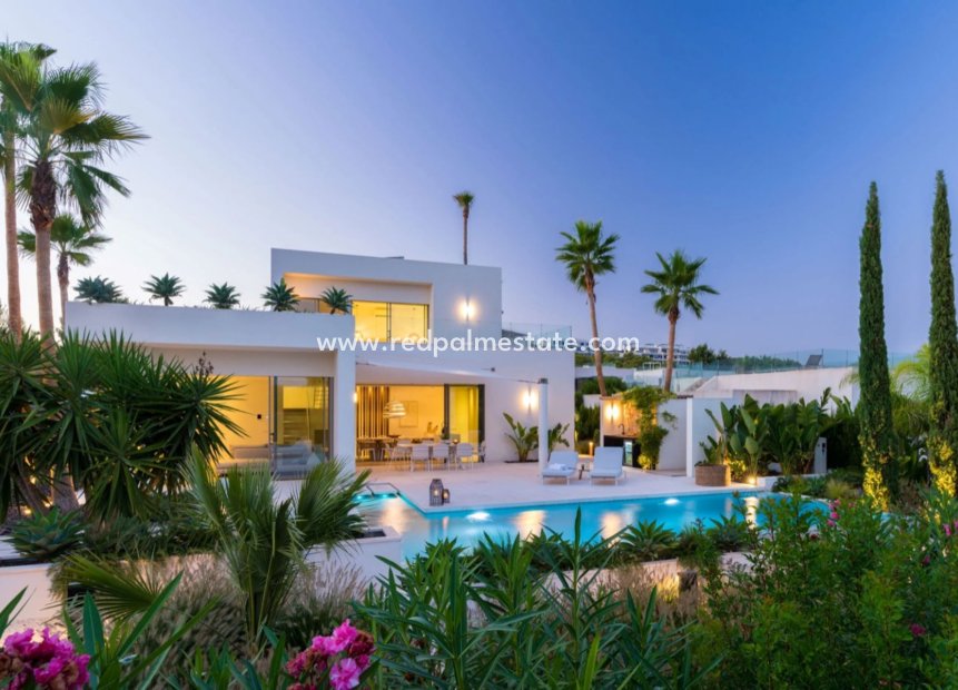 Reventa - Villa -
San Miguel de Salinas - Inland