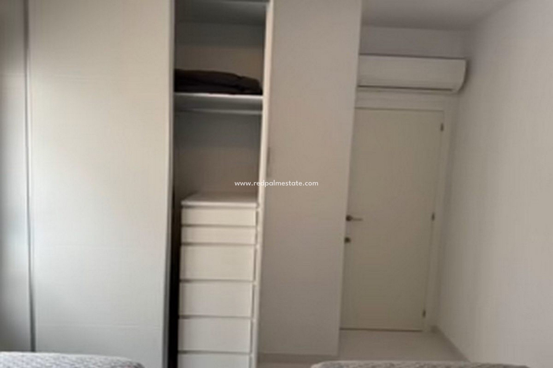 Reventa - Villa -
San Miguel de Salinas - Inland