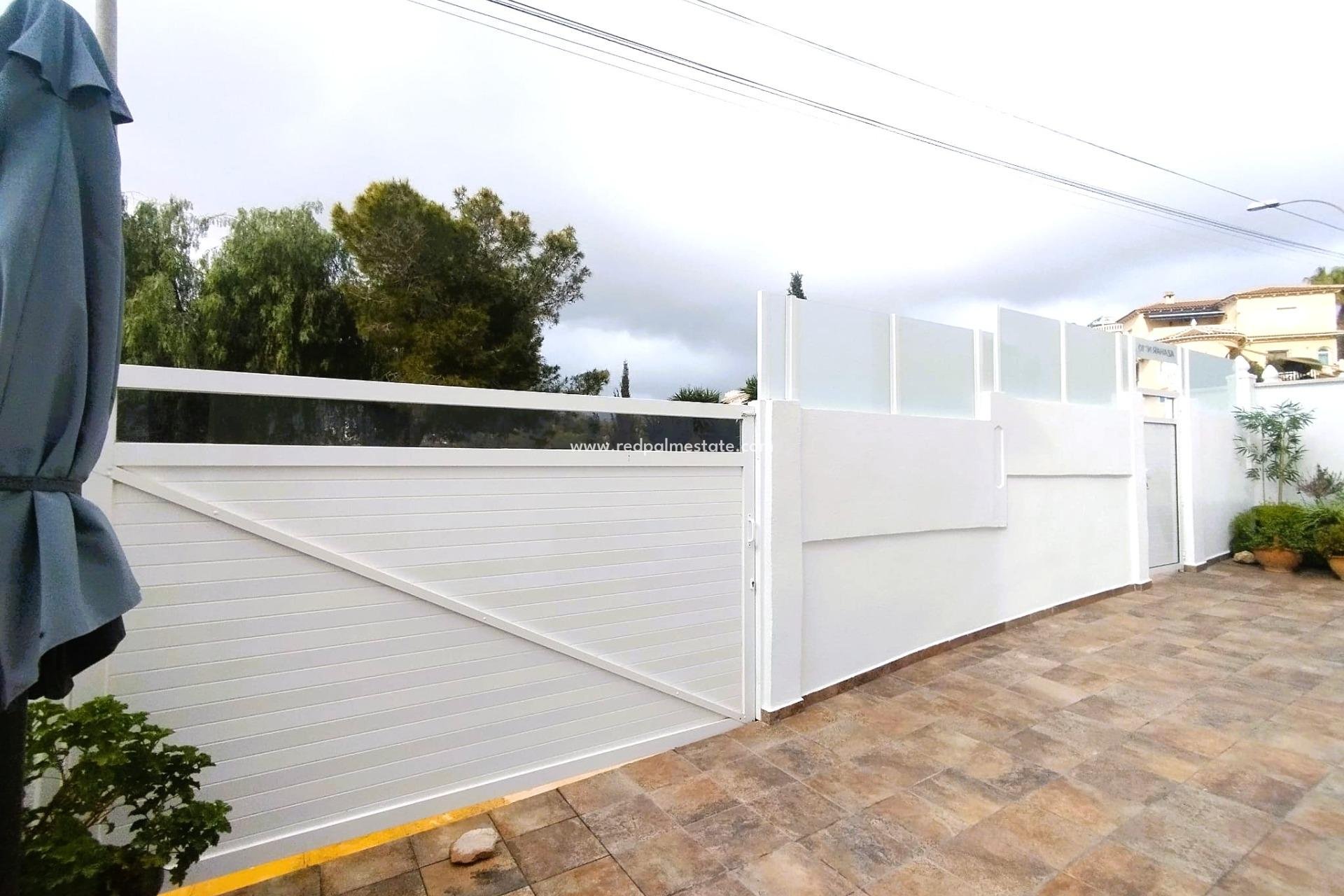 Reventa - Villa -
San Miguel de Salinas - Inland