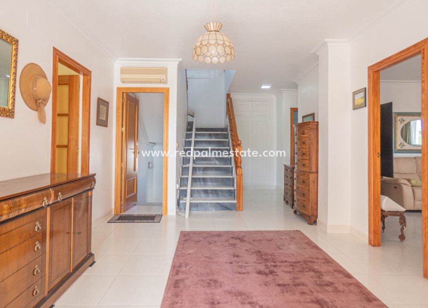 Reventa - Villa -
San Miguel de Salinas - Inland