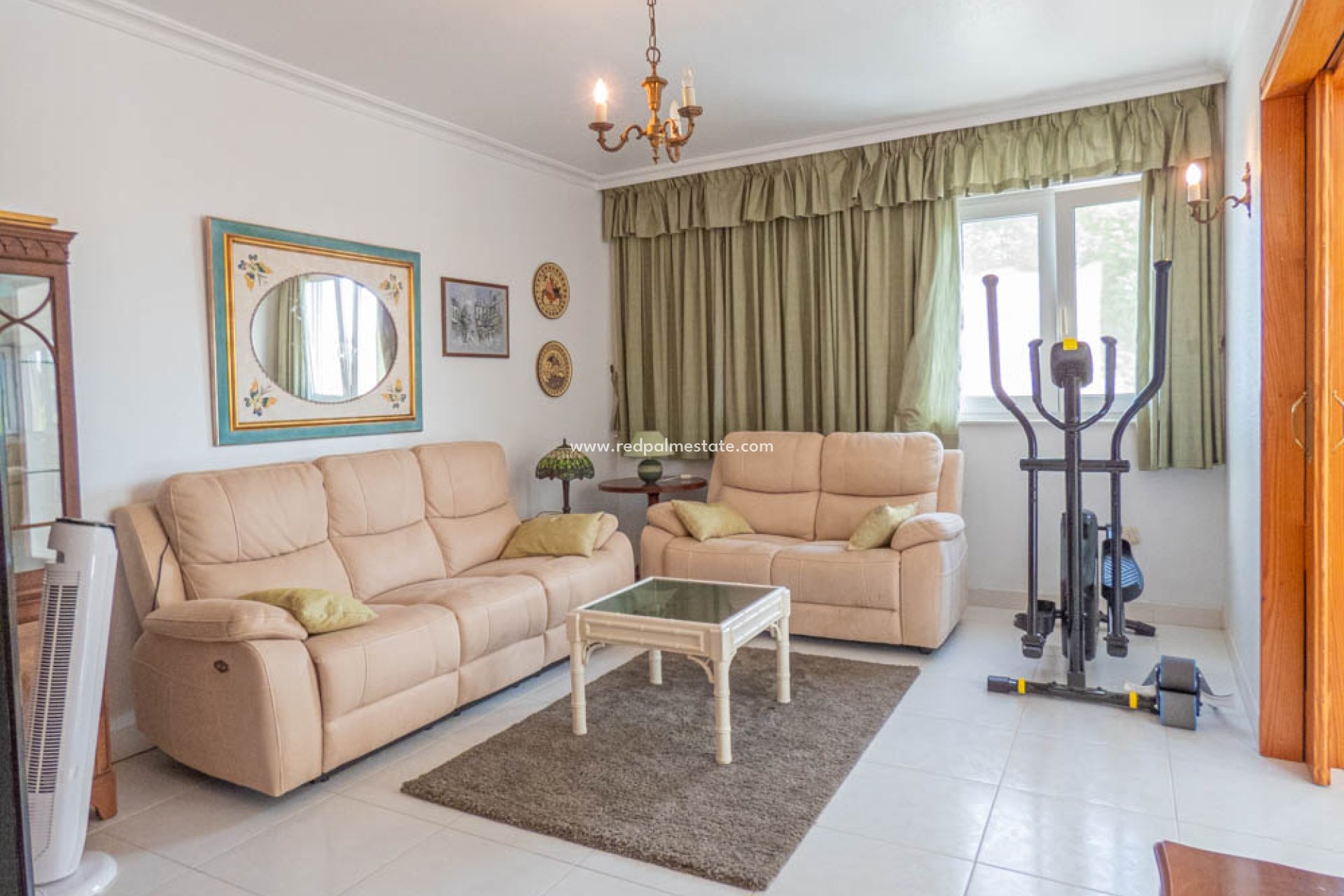 Reventa - Villa -
San Miguel de Salinas - Inland