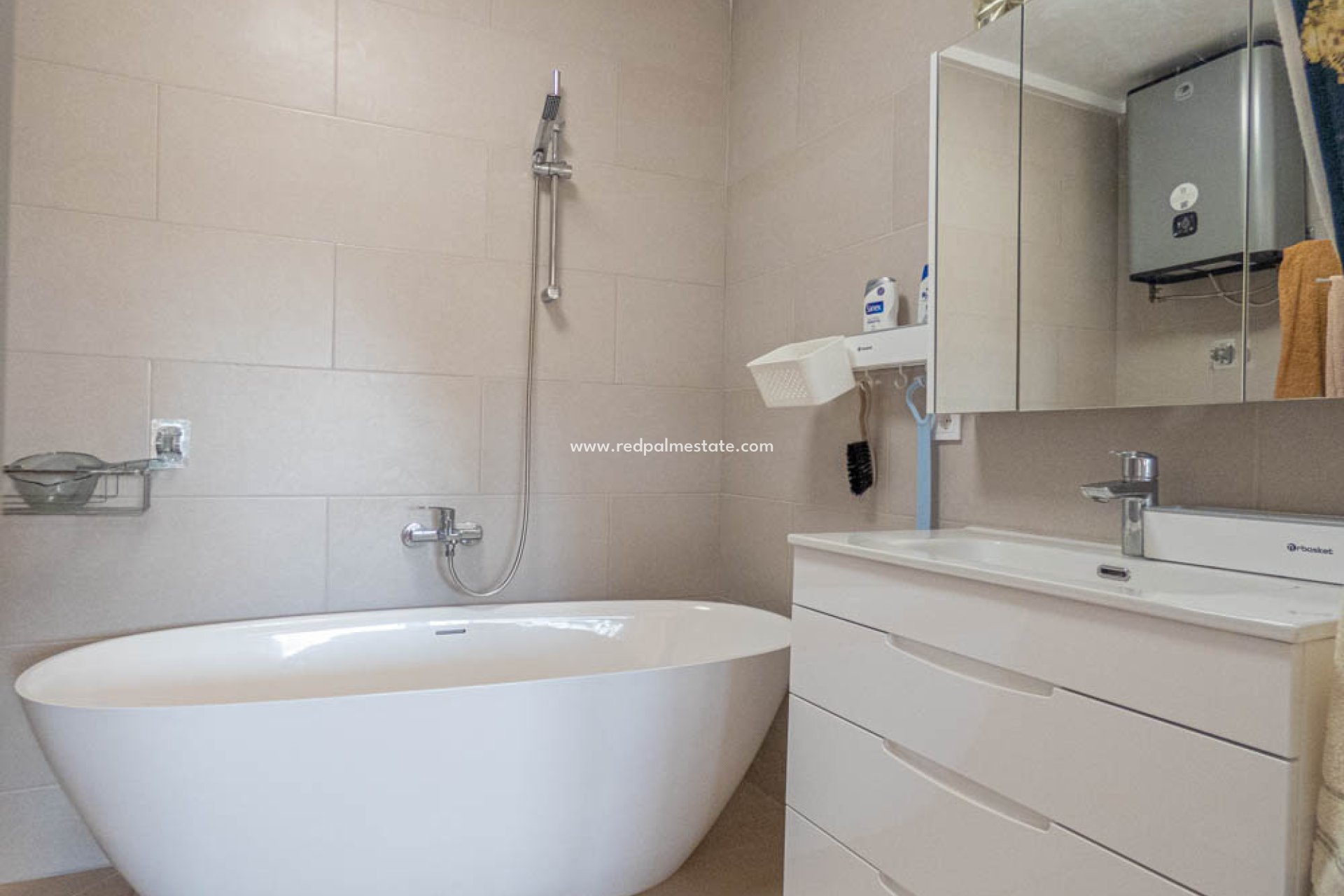 Reventa - Villa -
San Miguel de Salinas - Inland