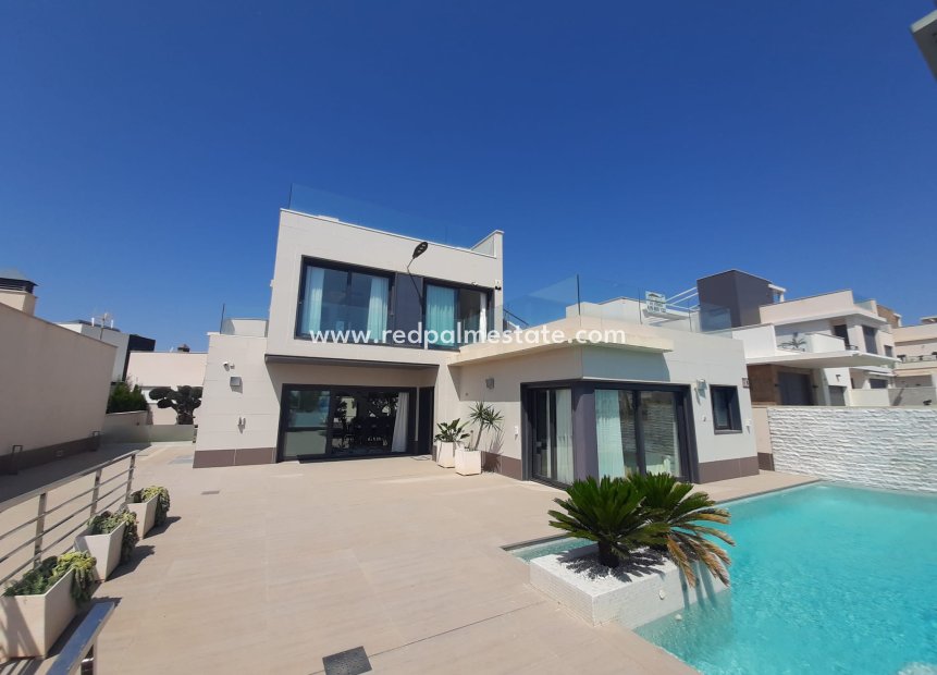 Reventa - Villa -
San Miguel de Salinas - Inland