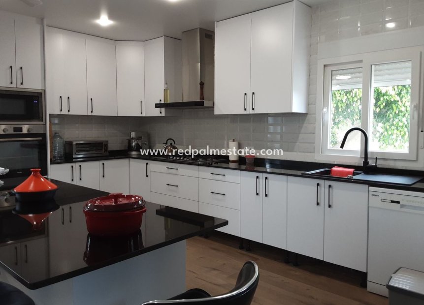 Reventa - Villa -
San Miguel de Salinas - Inland