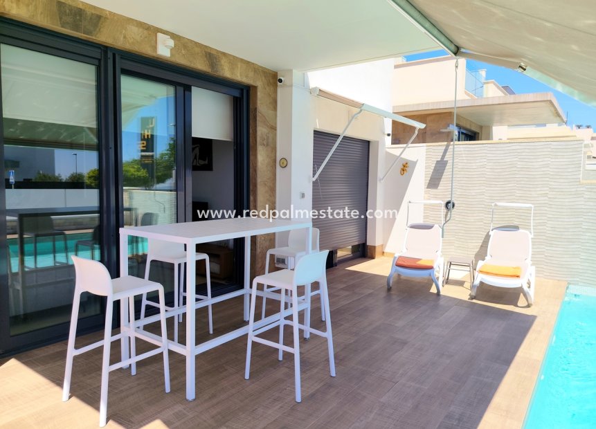 Reventa - Villa -
San Miguel de Salinas - Inland