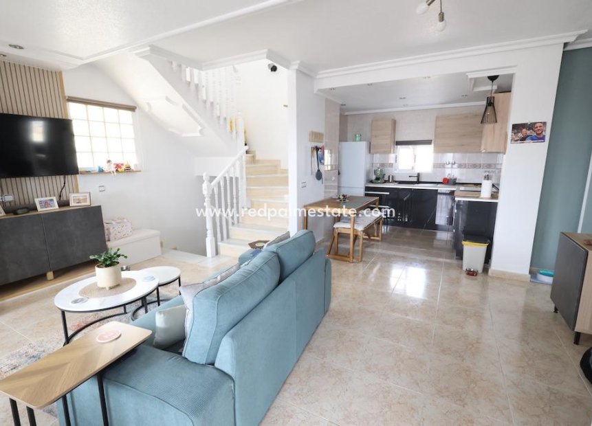 Reventa - Villa -
San Miguel de Salinas - Inland