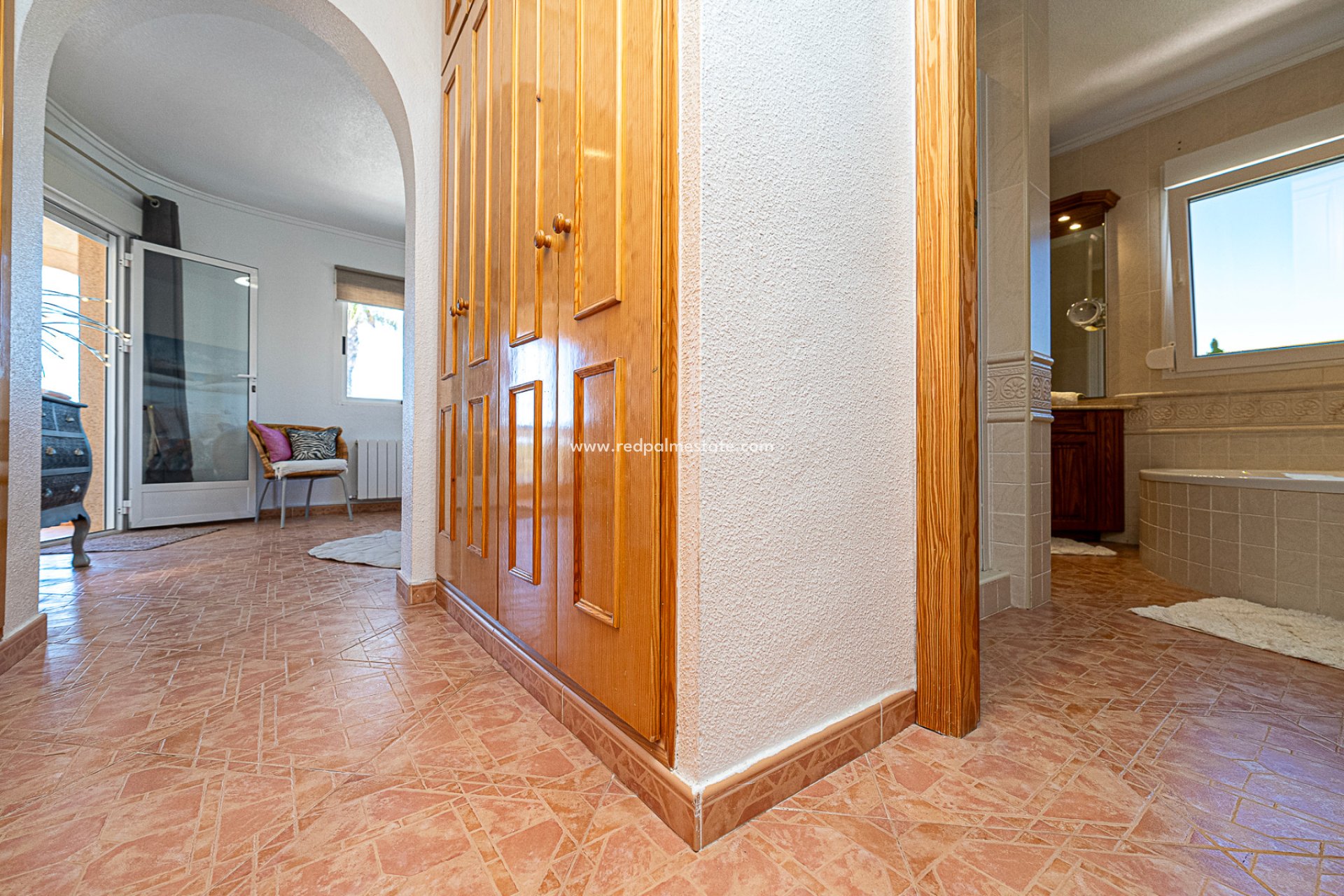 Reventa - Villa -
San Miguel de Salinas - Las Communicaciones