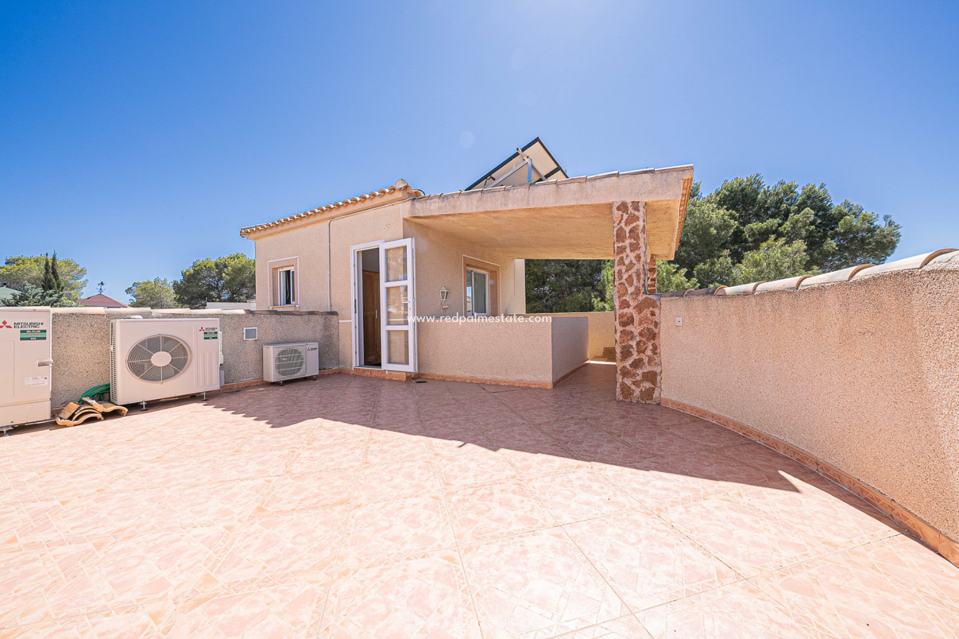 Reventa - Villa -
San Miguel de Salinas - Las Communicaciones