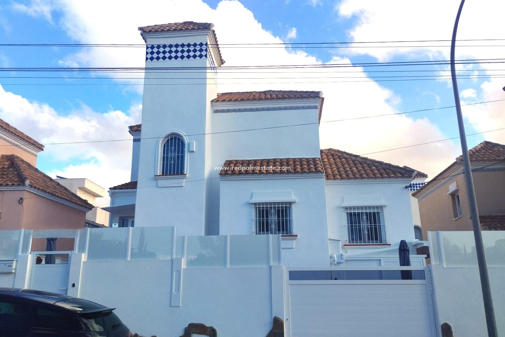 Reventa - Villa -
San Miguel de Salinas - Las filipinas