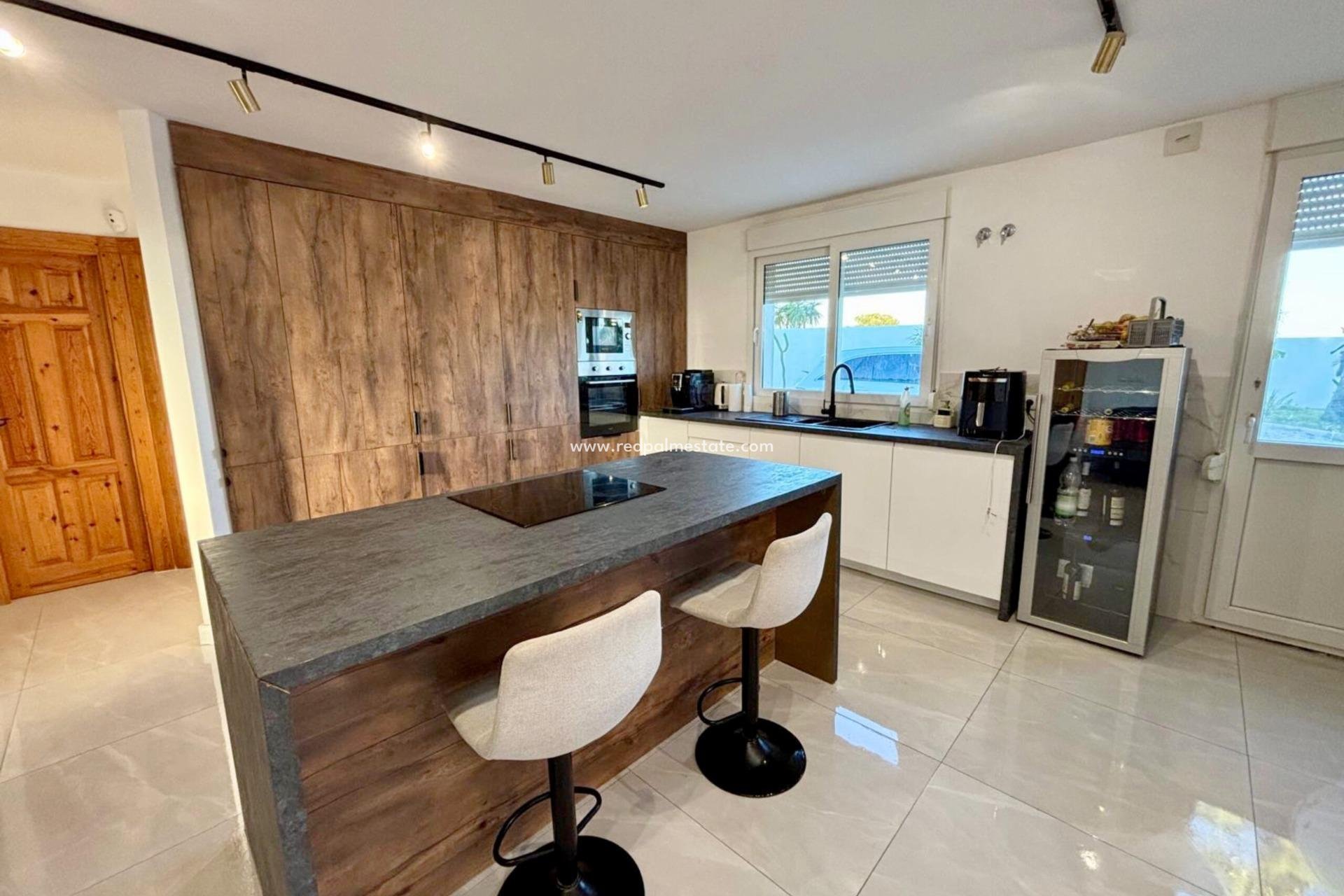 Reventa - Villa -
San Miguel de Salinas - Pueblo 9