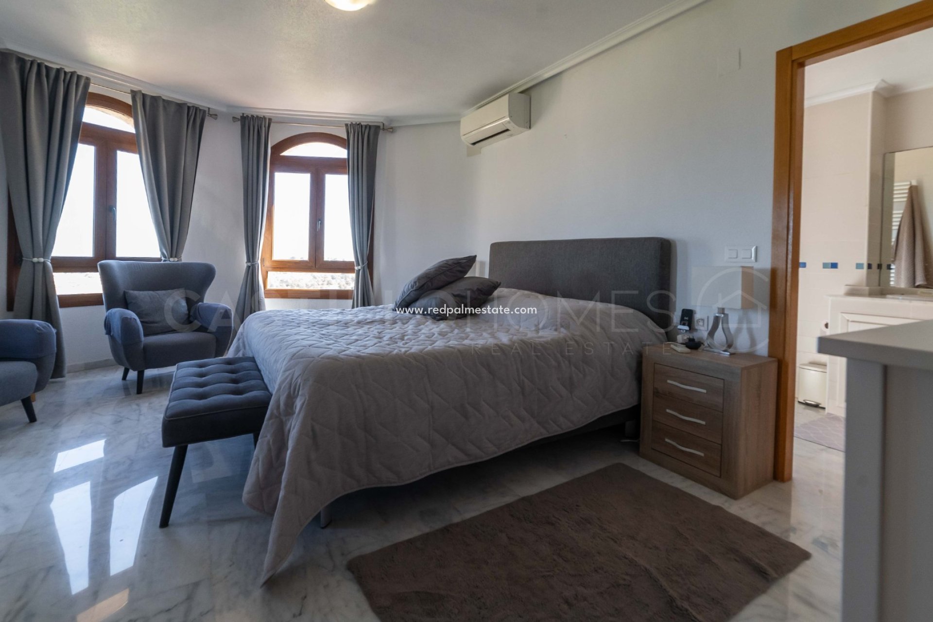 Reventa - Villa -
San Miguel de Salinas - San Miguel Salinas