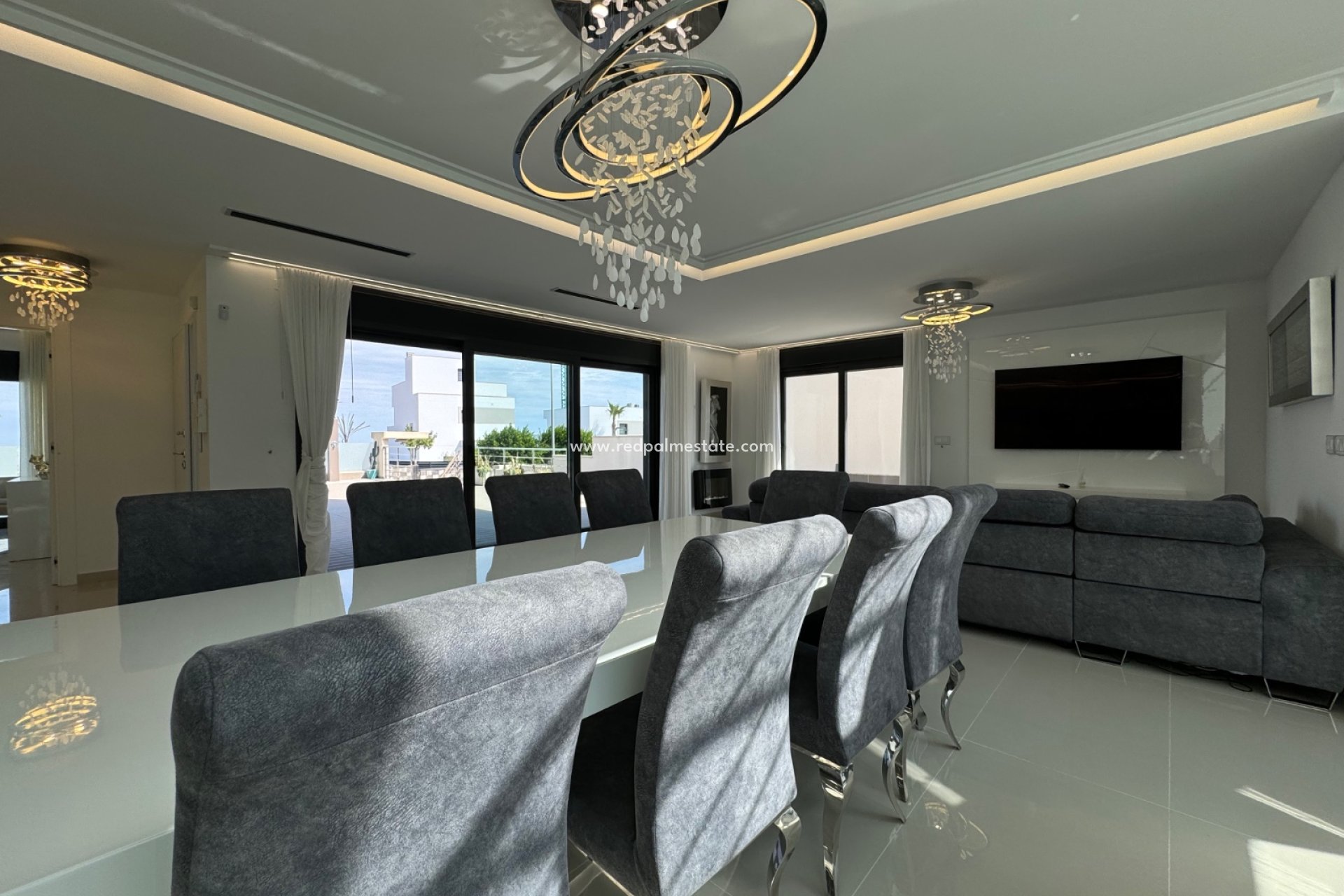 Reventa - Villa -
San Miguel de Salinas - San Miguel Salinas