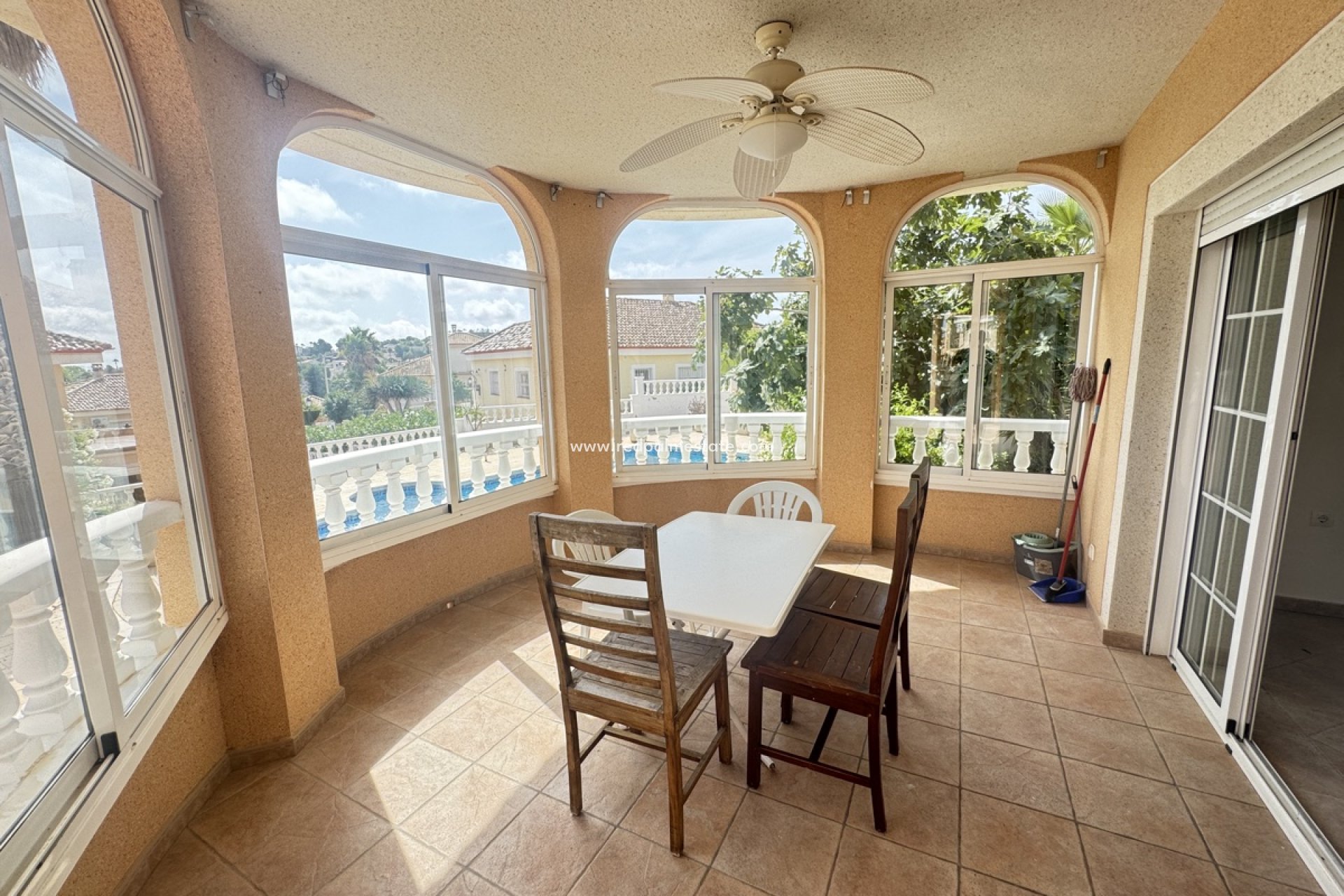 Reventa - Villa -
San Miguel de Salinas - San Miguel Salinas