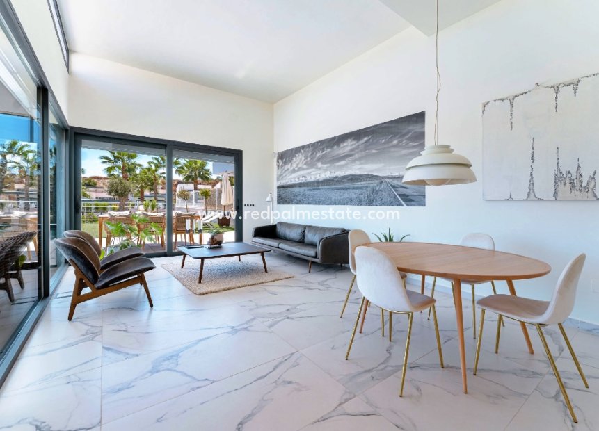 Reventa - Villa -
San Miguel de Salinas - San Miguel Salinas