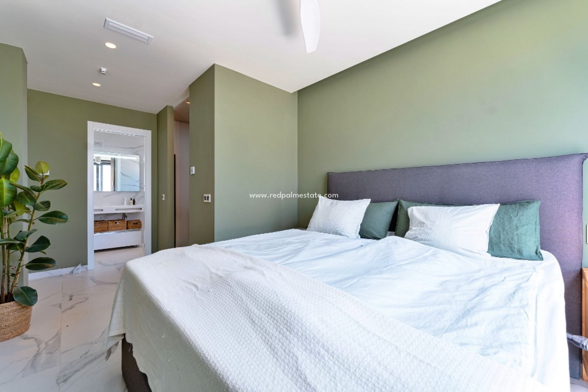 Reventa - Villa -
San Miguel de Salinas - San Miguel Salinas