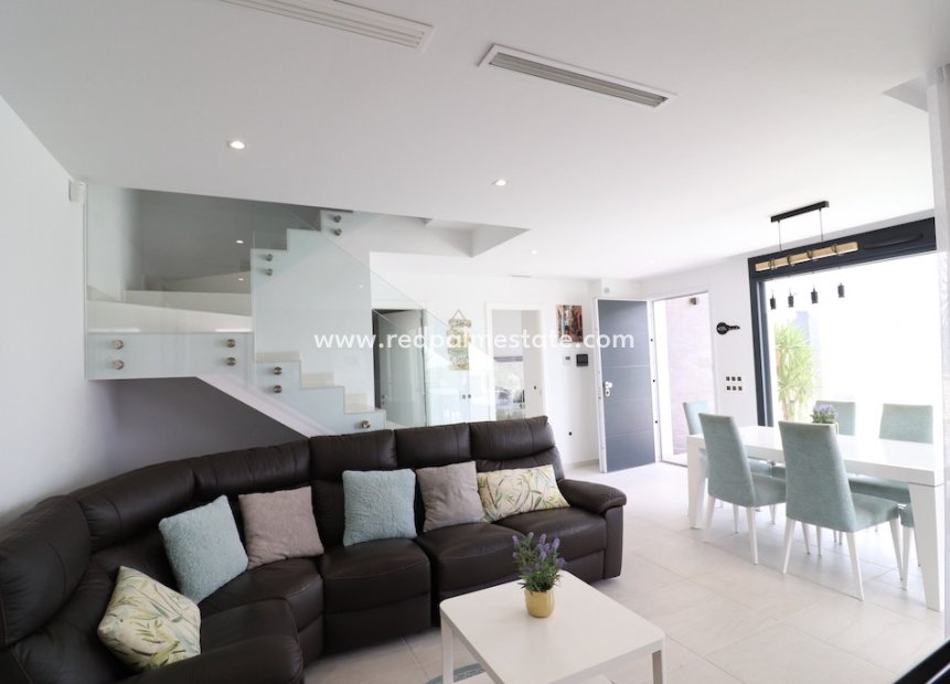 Reventa - Villa -
San Miguel de Salinas - San Miguel Salinas