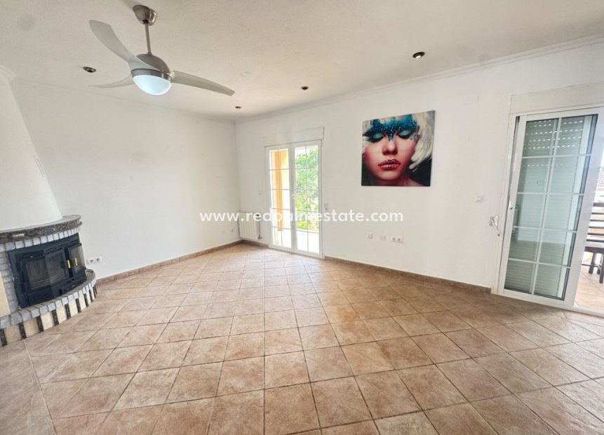 Reventa - Villa -
San Miguel de Salinas - San Miguel Salinas